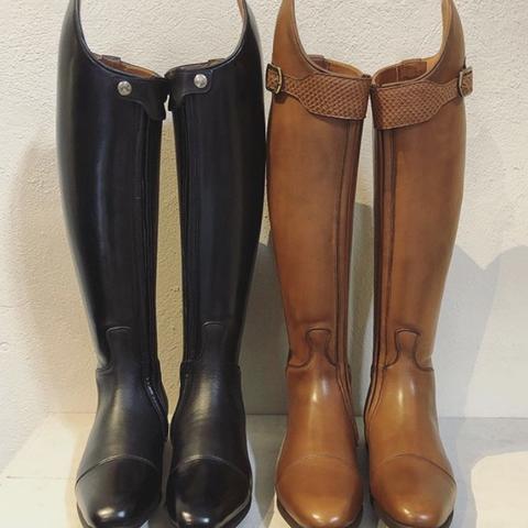 OLIVIA / (L) Matt black (R) Light natural tan